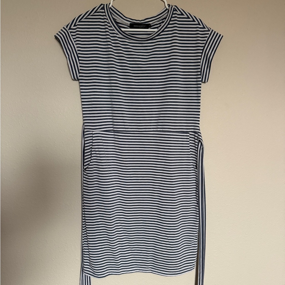 Striped Tie-Waist Casual Dress in Navy and White - Picture 2 of 5